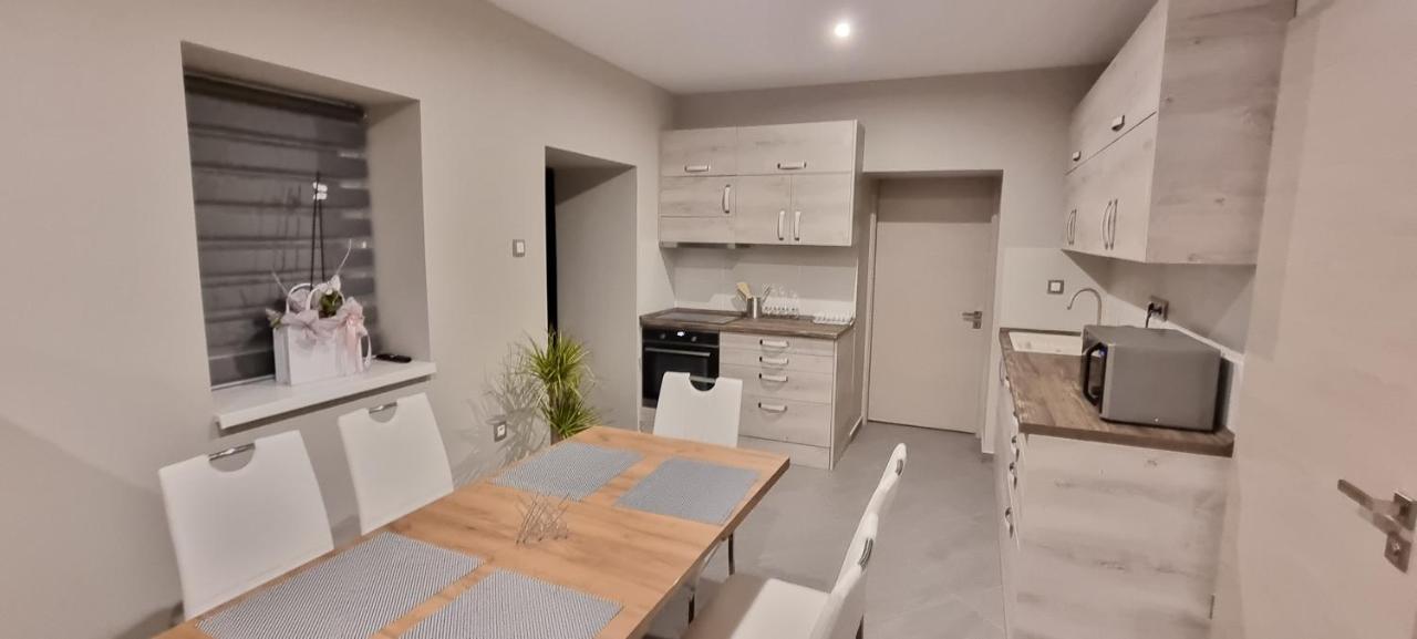 Hos-Cegledi Vendeghaz Miskolc -Oenallo Otthon, Mely Csak Az Oenoeke Exteriér fotografie