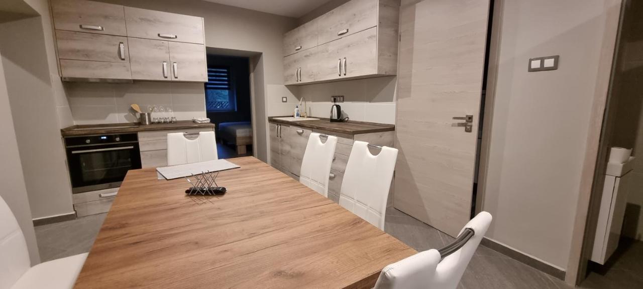 Hos-Cegledi Vendeghaz Miskolc -Oenallo Otthon, Mely Csak Az Oenoeke Exteriér fotografie